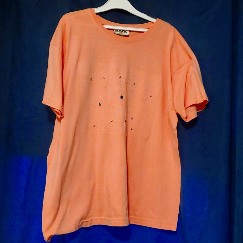 XL Vintage Vogue Pink Tshirt. By Colon.